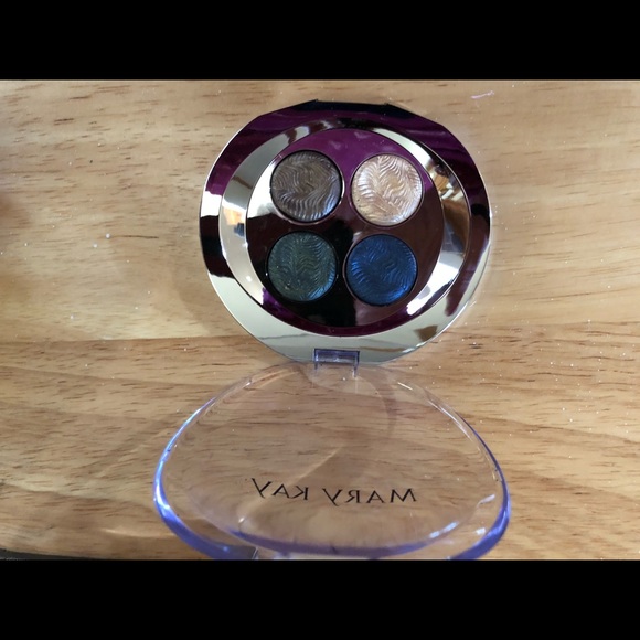 Mary Kay Pure Dimensions Eye Palette - Picture 2 of 8